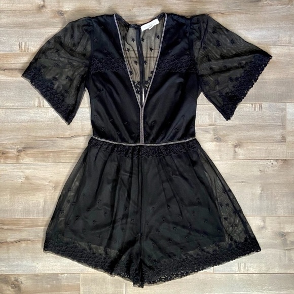 Honey Punch Carina Star Lace Romper - Picture 4 of 13